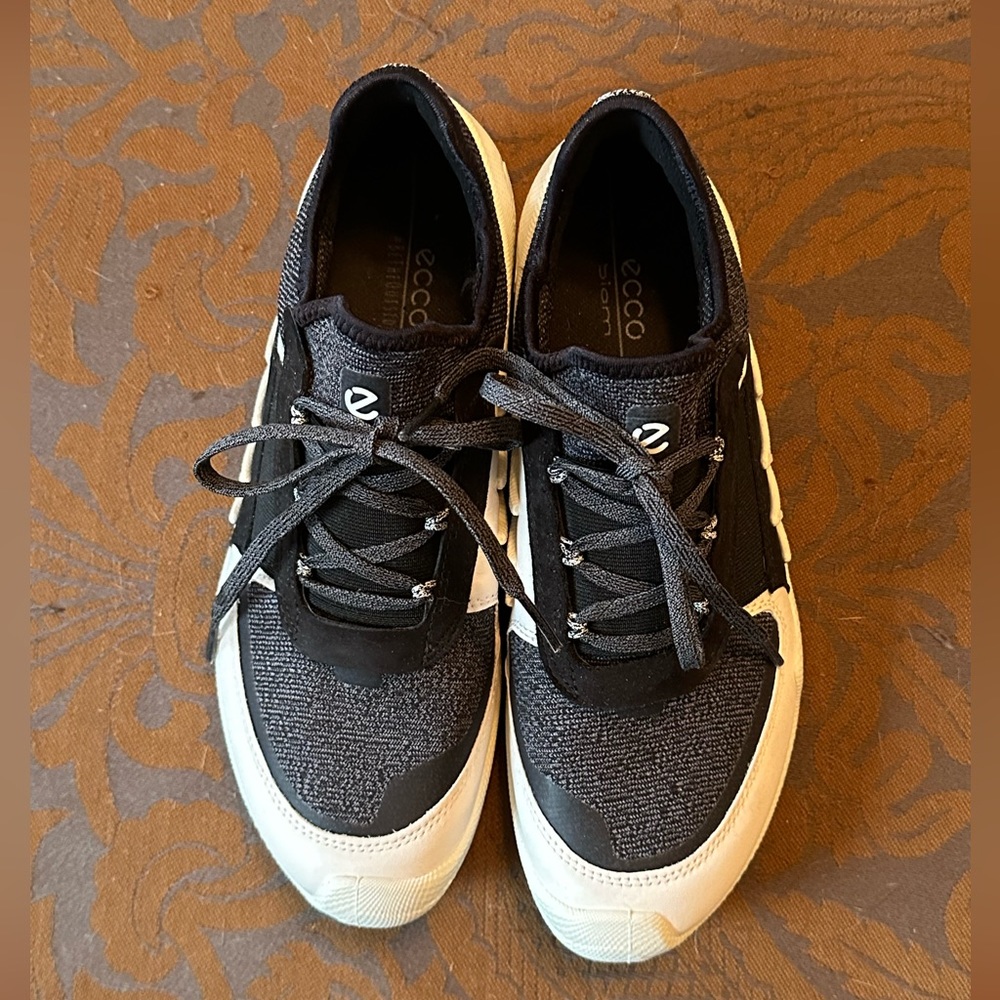 Ecco Women Biom AEX Knit Slip-on sneakers, size 6/6.5, never worn, white/black